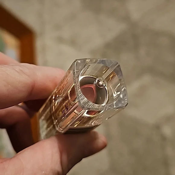 Ultra cream lipstick in Muse - Picture 2 of 2